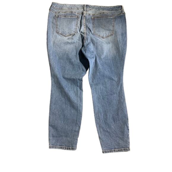 Torrid Light Wash Skinny Jeans Women’s 20 – First at Fit, Curvy Stretch Denim - Picture 2 of 8